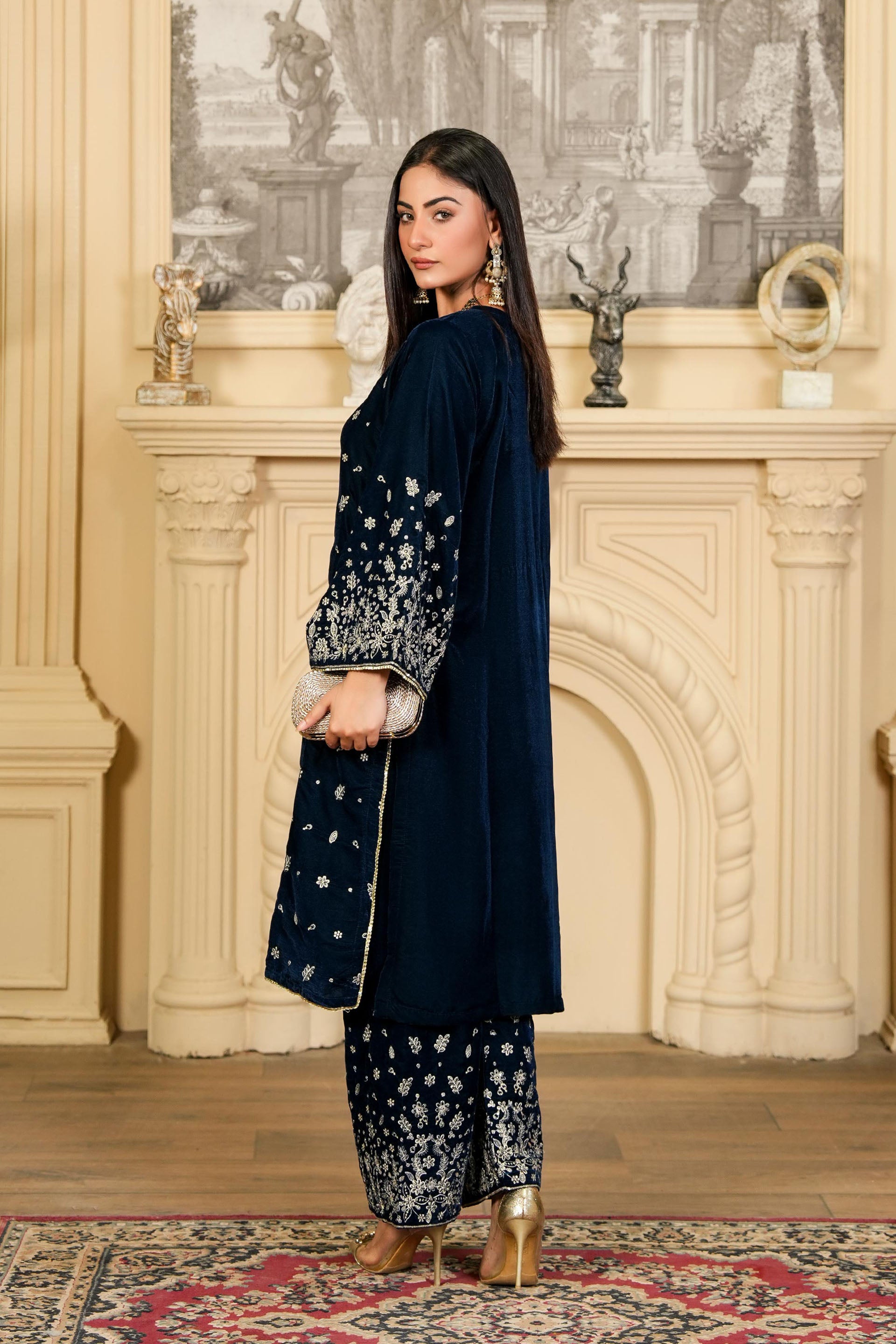 2-Piece-Velvet-03